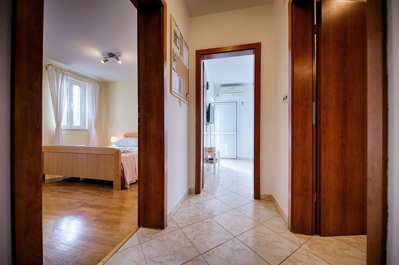 Apartments Marinkovic Komiža Exteriör bild